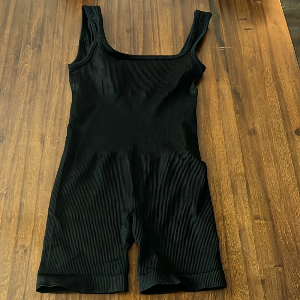 Romper/Bodysuit
Size large
Has some stretch to it